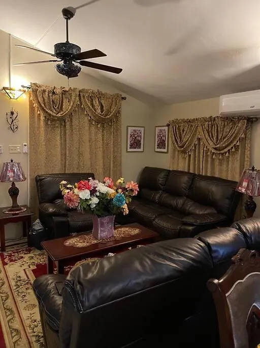 Cheerful Two-Bedroom 1Bath, Wifi, Air Conditioning Montego Bay Jamaika